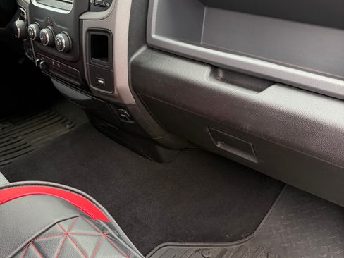 Used 2016 RAM 1500 Express AWD/4WD image 11