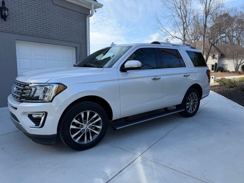 Used 2018 Ford Expedition Limited w/ Equipment Group 301A image 2