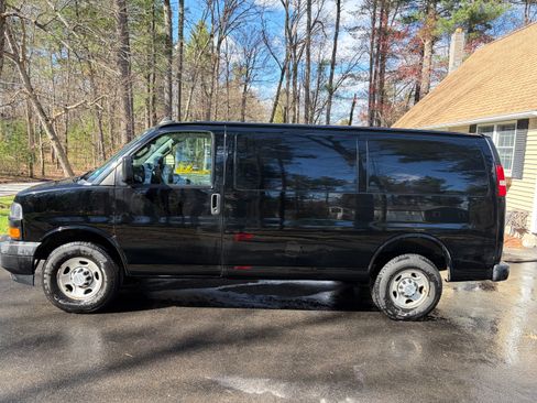 Used 2019 Chevrolet Express 2500 w/ Driver Convenience Package RWD image 2