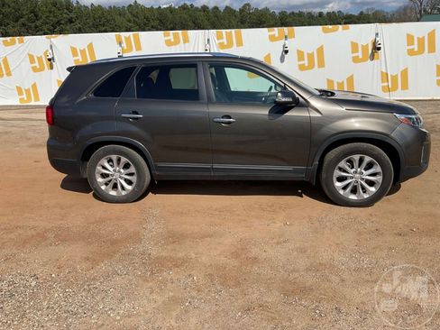 Used 2015 Kia Sorento EX w/ EX V6 Touring Package image 1