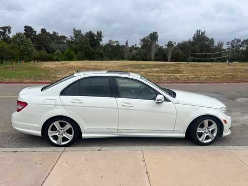 Used 2010 Mercedes-Benz C 300 Sedan image 2