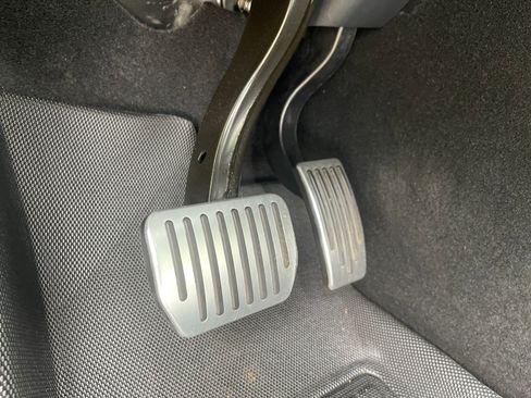 Used 2021 Tesla Model Y Long Range image 11