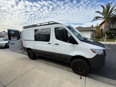 Used 2019 Mercedes-Benz Sprinter 2500 image 6