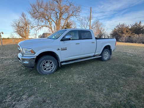 Used 2015 RAM 2500 Laramie AWD/4WD image 1