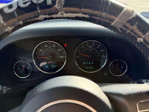 Used 2014 Jeep Wrangler Unlimited Sport w/ Quick Order Package 24S AWD/4WD image 8