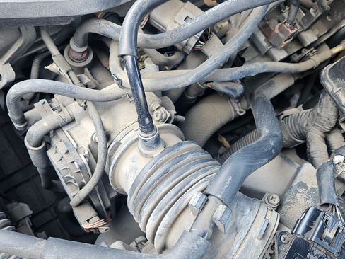 Used 2012 MAZDA MAZDA5 Sport image 22