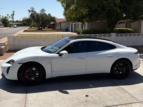 Used 2023 Porsche Taycan GTS AWD/4WD image 2