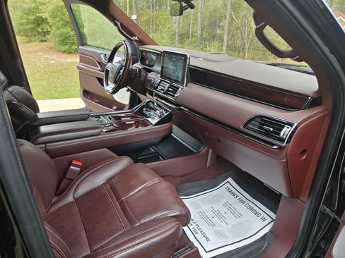 Used 2019 Lincoln Navigator L Black Label w/ Cargo Package image 10
