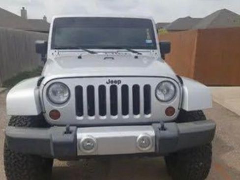 Used 2012 Jeep Wrangler Unlimited Sahara w/ Dual Top Group image 8