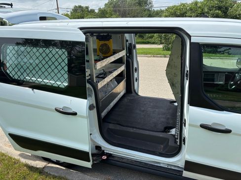 Used 2020 Ford Transit Connect XLT image 8