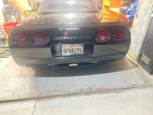 Used 2001 Chevrolet Corvette Convertible w/ Preferred Equipment Group2 RWD image 9