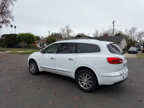 Used 2016 Buick Enclave Leather image 9