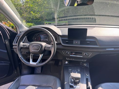 Used 2019 Audi Q5 2.0T Premium w/ Convenience Package AWD/4WD image 8