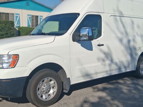 Used 2017 Nissan NV 2500 SV w/ Technology Package image 1
