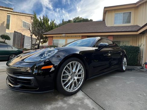 Used 2018 Porsche Panamera 4S image 4