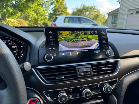Used 2020 Honda Accord EX image 9