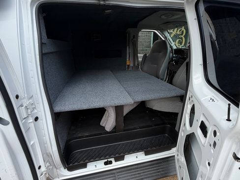 Used 2008 Ford E-150 and Econoline 150 Extended RWD image 17