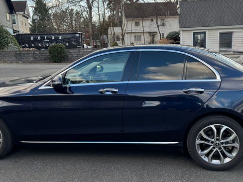 Used 2018 Mercedes-Benz C 300 4MATIC Sedan image 2