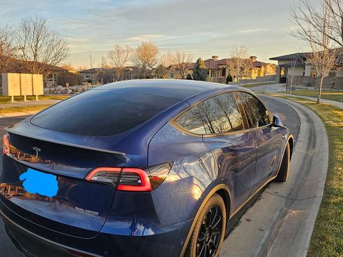 Used 2022 Tesla Model Y Performance image 2