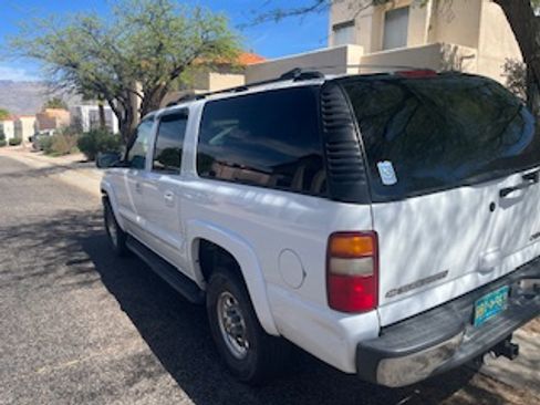 Used 2002 Chevrolet Suburban 2500 LT image 13