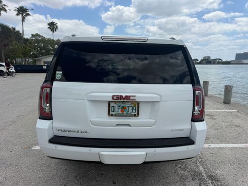 Used 2019 GMC Yukon XL SLT image 5