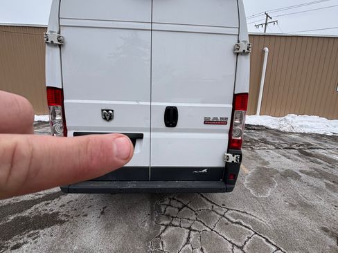 Used 2018 RAM ProMaster 2500 w/ Interior Convenience Group image 12