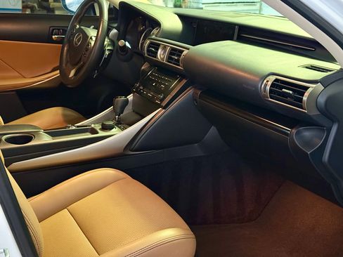 Used 2014 Lexus IS 250 RWD image 12