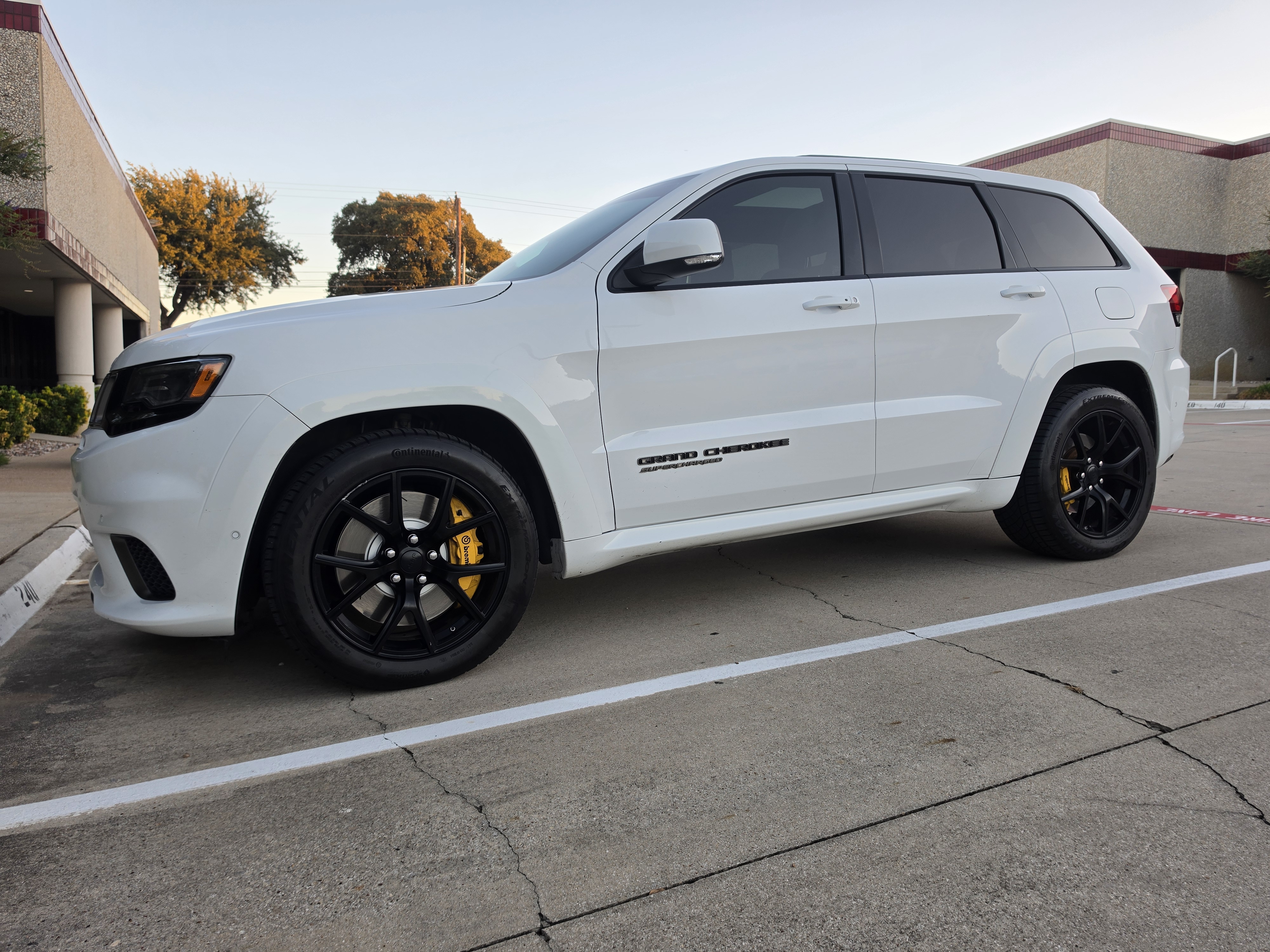 Used 2018 Jeep Grand Cherokee Trackhawk AWD/4WD image 1