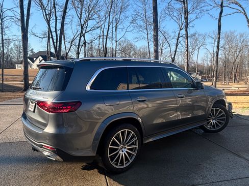 Used 2025 Mercedes-Benz GLS 450 4MATIC image 4