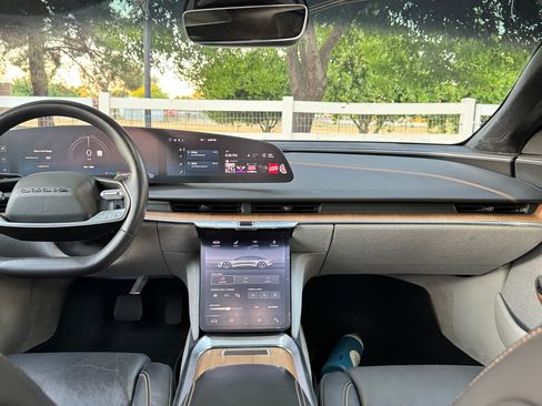 Used 2023 Lucid Air Touring image 8