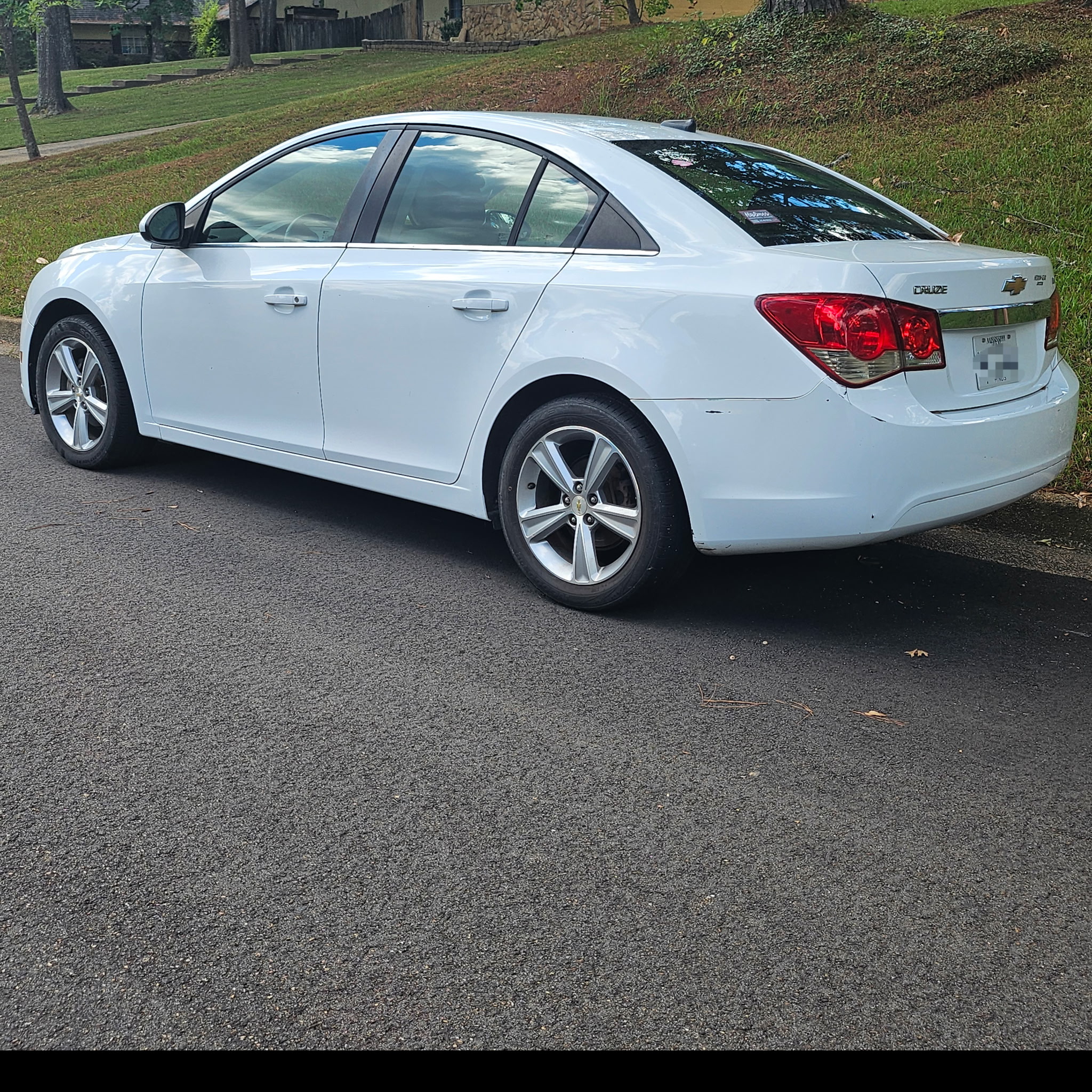 Used 2012 Chevrolet Cruze LT FWD image 4