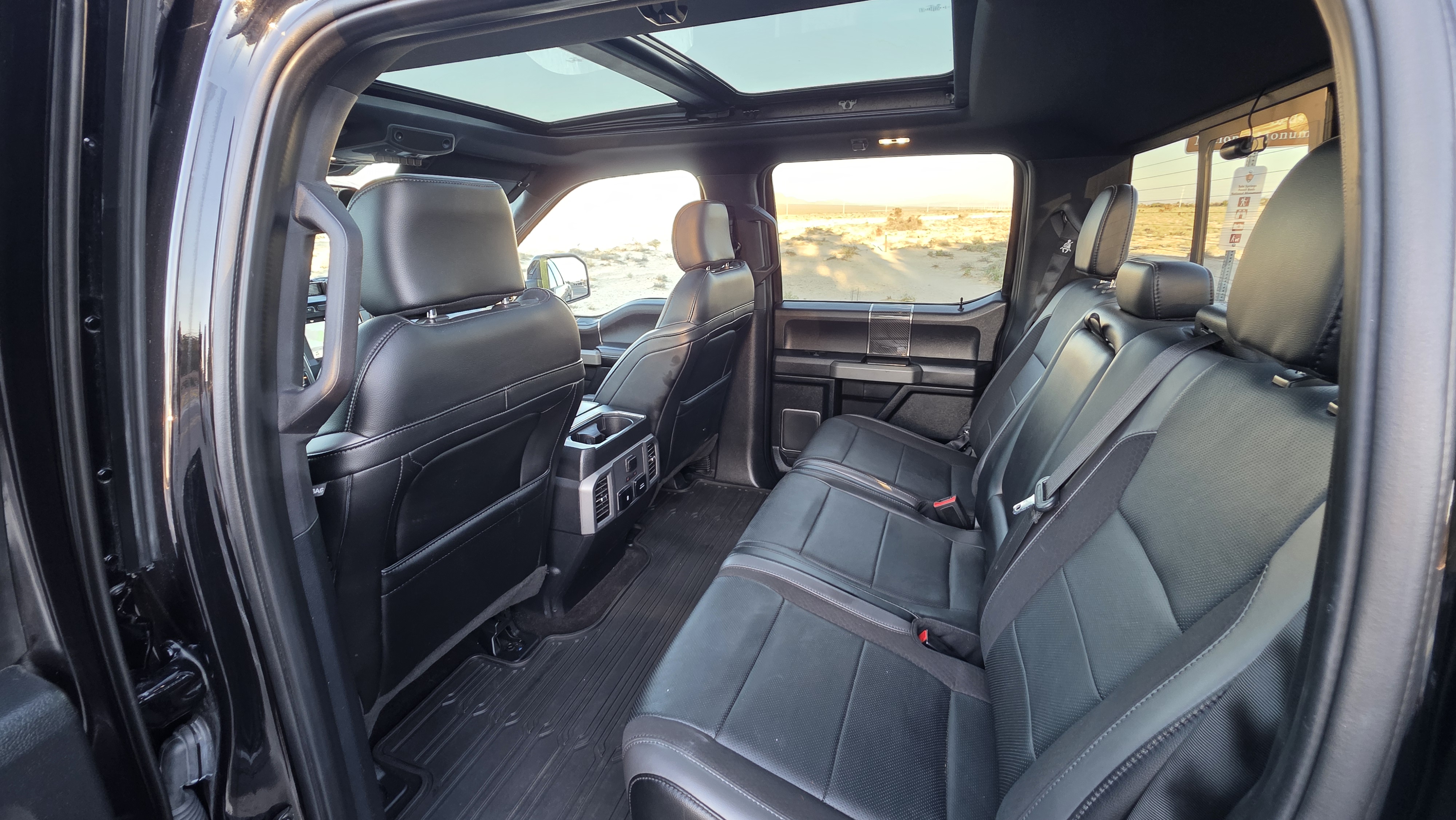 Used 2019 Ford F150 Raptor w/ Equipment Group 802A Luxury AWD/4WD image 9