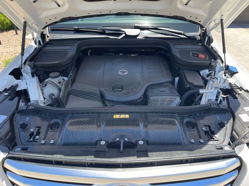 Used 2025 Mercedes-Benz GLS 450 4MATIC image 26