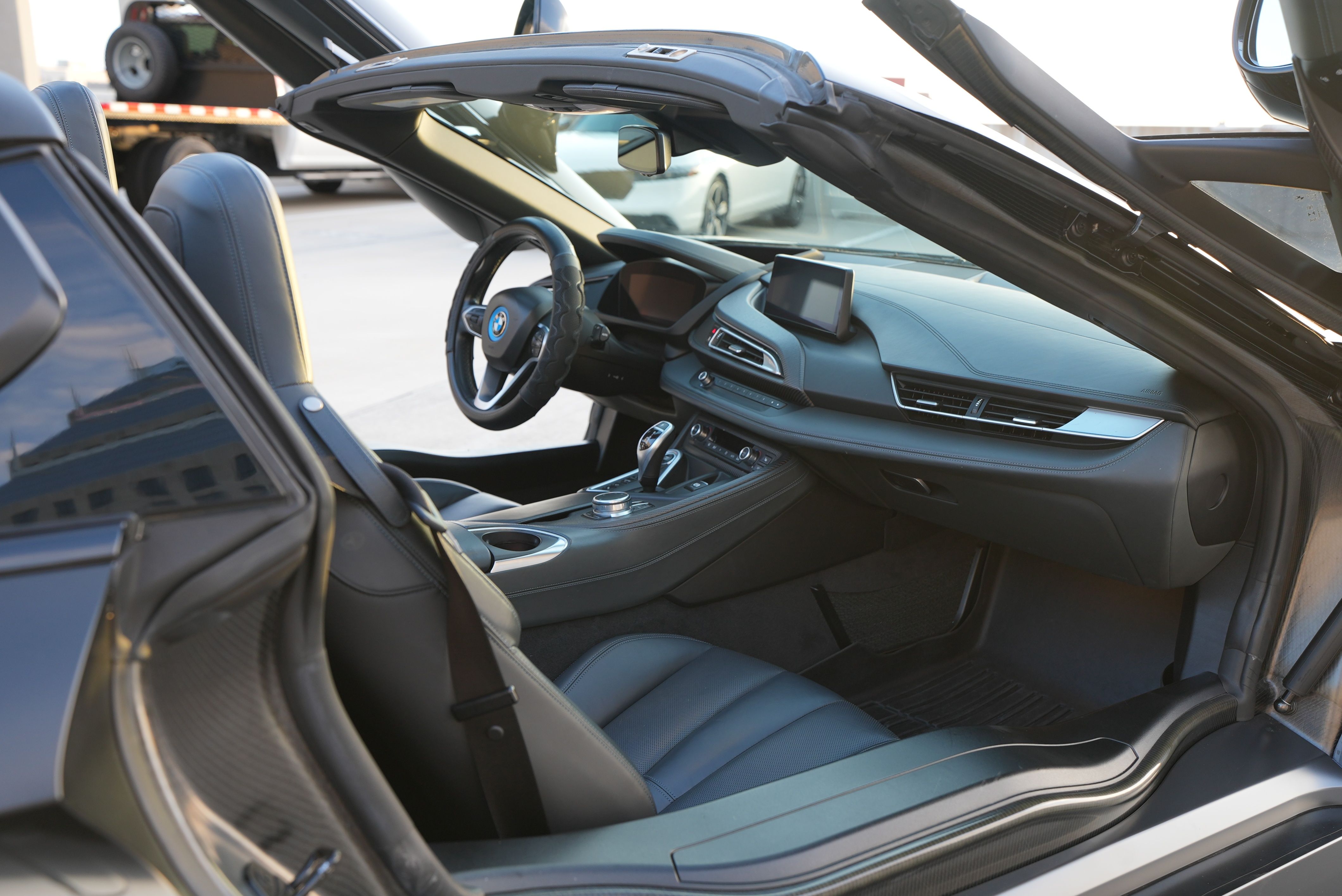 Used 2019 BMW i8 Roadster AWD/4WD image 15
