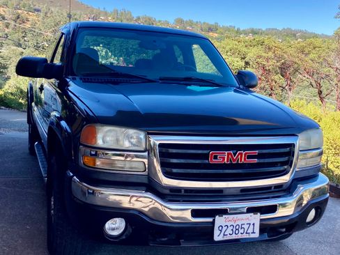 Used 2004 GMC Sierra 2500 SLE w/ Heavy-Duty Power Package AWD/4WD image 20