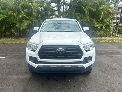 Used 2018 Toyota Tacoma SR w/ SR Convenience Package RWD image 9