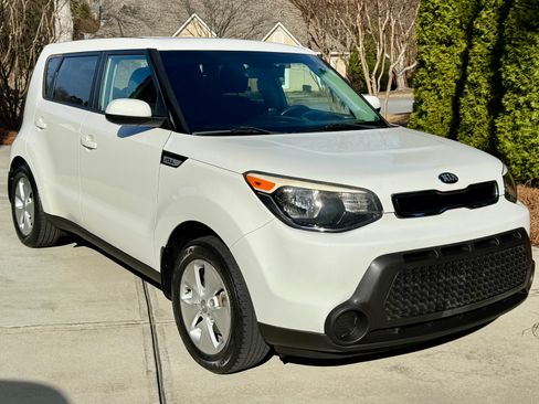 Used 2015 Kia Soul EV image 13