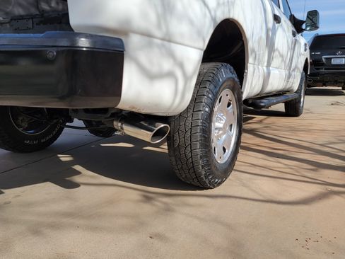 Used 2017 Nissan Titan S image 24