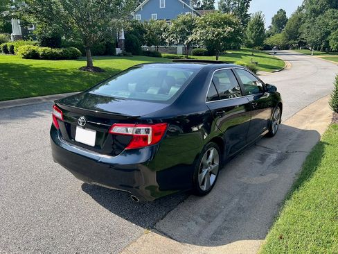 Used 2014 Toyota Camry SE FWD image 8