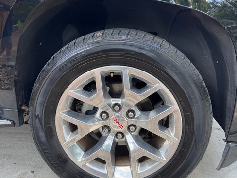 Used 2019 GMC Yukon XL SLT w/ Open Road Package RWD image 19