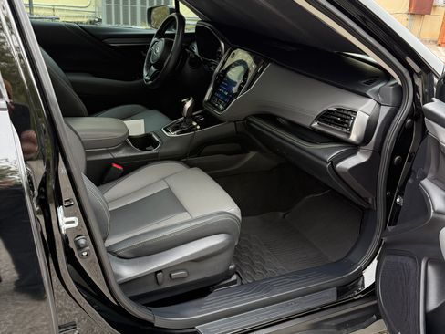 Used 2025 Subaru Outback Onyx Edition XT image 4