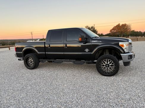 Used 2015 Ford F250 Lariat w/ Lariat Ultimate Package image 12