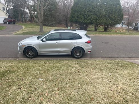 Used 2014 Porsche Cayenne GTS AWD/4WD image 8