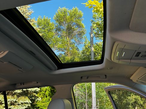 Used 2018 Chevrolet Tahoe LT w/ LT Signature Package image 6