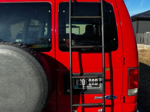 Used 2011 Ford E-150 and Econoline 150 Wagon RWD image 4