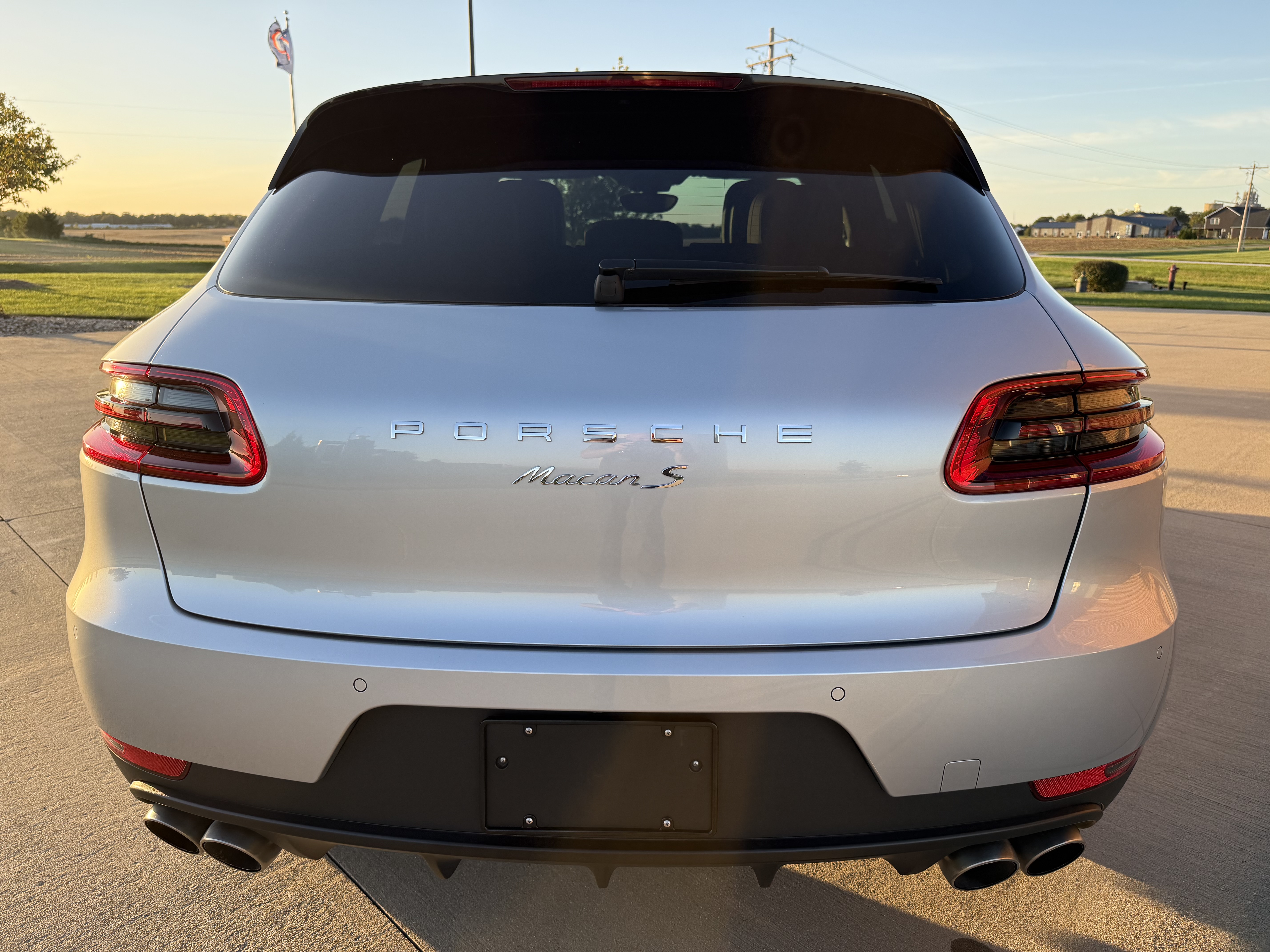 Used 2017 Porsche Macan S AWD/4WD image 8