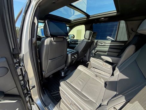 Used 2022 GMC Yukon Denali w/ Denali Ultimate Package image 15