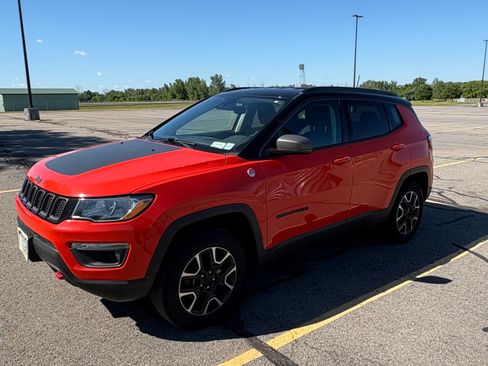 Used 2021 Jeep Compass Trailhawk AWD/4WD image 4