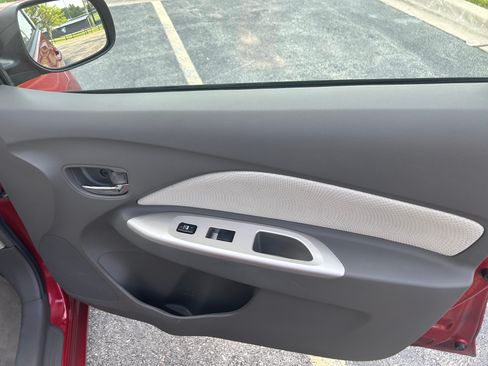 Used 2009 Toyota Yaris Sedan image 16