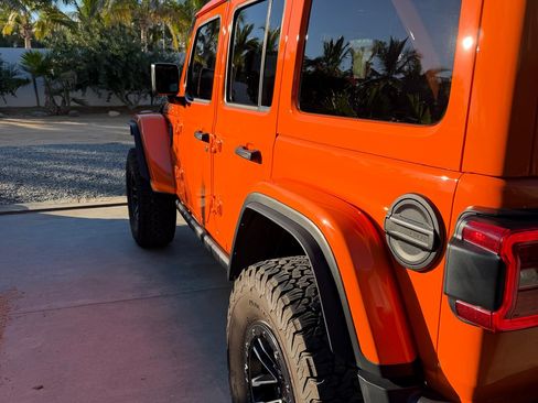 Used 2025 Jeep Wrangler Unlimited Rubicon image 8